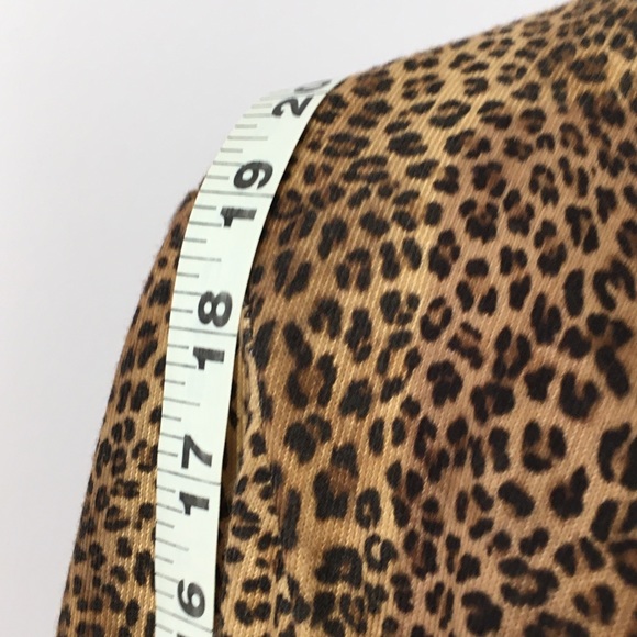 Barbara Lesser Leopard print top. - Picture 7 of 8